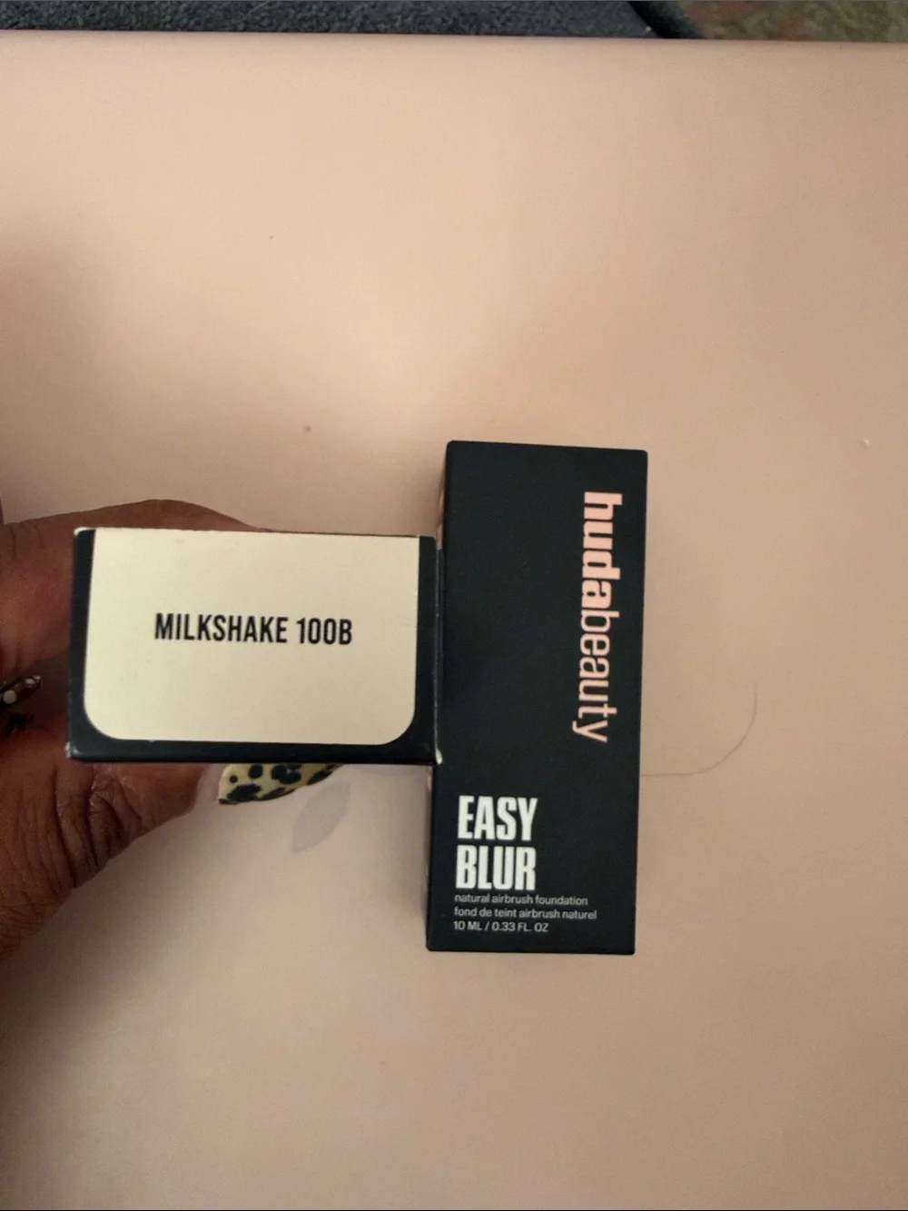 HUDA BEAUTY Easy Blur Foundation - Milkshake 100B